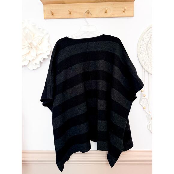 Eileen Fisher Merino Wool Poncho Sweater Size S M - Picture 5 of 5